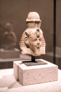 Amenhotep III Berlin'de Mısır Müzesi'nde bir heykelinin kafası