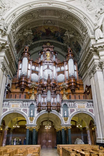 ドイツ、ベルリン大聖堂のパイプ オルガン — ストック写真