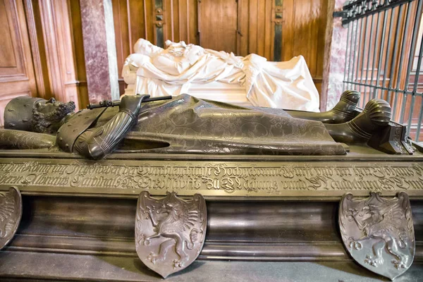 Graf van de Pruisische koning in Berlin Cathedral — Stockfoto