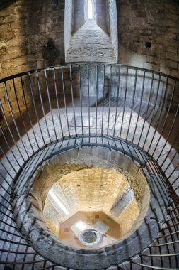 Kilise - iç kulenin