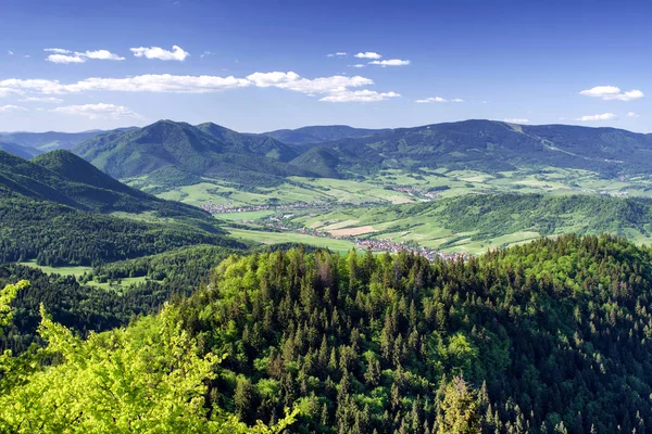 Krásná Venkovská krajina na Slovensku — Stock fotografie