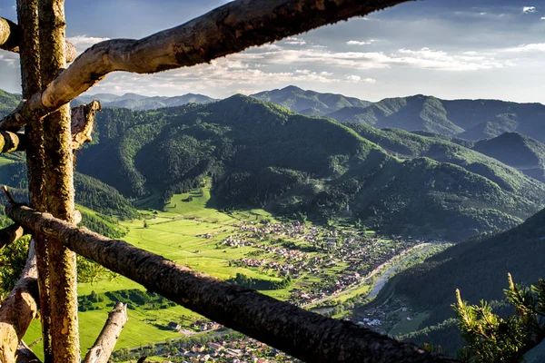 Krajobraz kraju i góry na Słowacji — Zdjęcie stockowe
