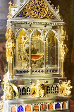 St. Stephen, Macaristan kralı kutsal sağ kolu