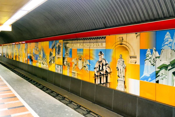 ケレティブダペスト地下鉄駅 — ストック写真