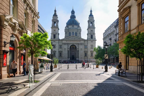 在布达佩斯的圣史蒂芬大教堂 — 图库照片