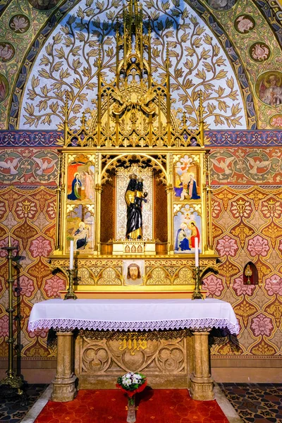 Figura della Madonna nera nella chiesa di San Mattia, Budapest - Ungheria — Foto Stock