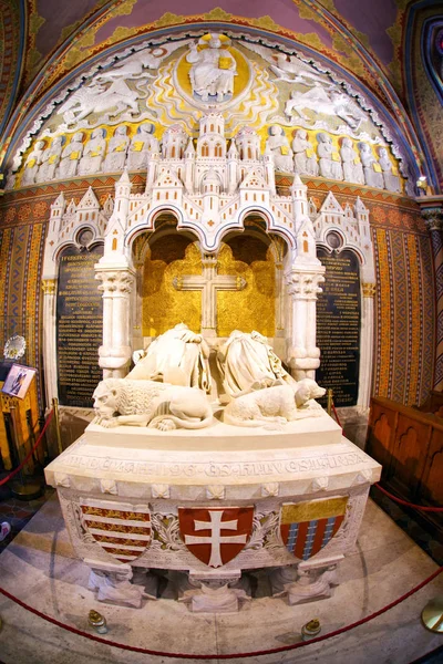 Interior of Matthias church in Budapest, Hungary — Stock Photo, Image