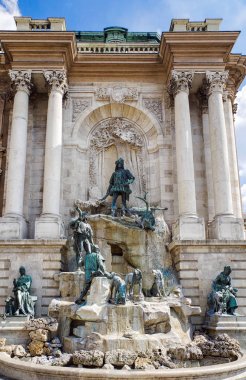 Buda Kalesi, Budapeşte heykel