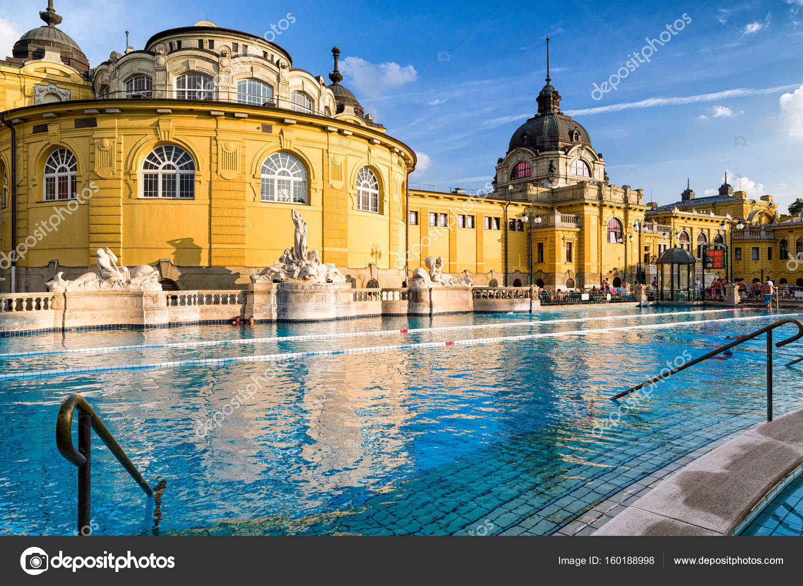 bagno termale Szechenyi a budapest, Ungheria — Foto Editoriale ... bagno termale Szechenyi a budapest, Ungheria — Foto Editoriale ...