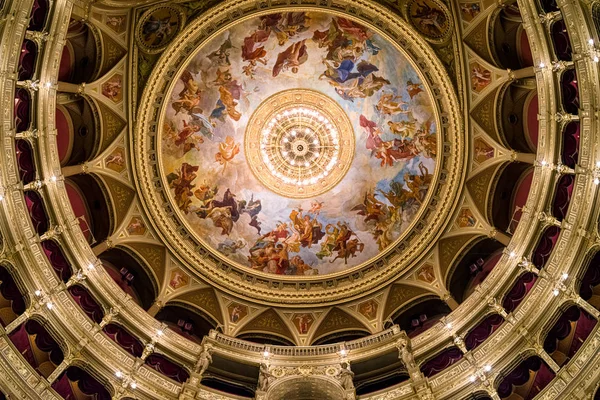 Lüks iç Budapeşte Macar Devlet opera binasının