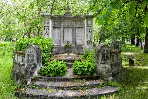 Kerepesi - historischer friedhof in budapest, ungarn — Stockfoto