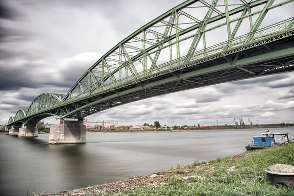 Alžbětin most mezi Maďarskem a Slovenskem — Stock fotografie