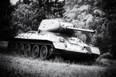 II. Dünya Savaşı, Slovakya üzerinden Sovyet tank T-34