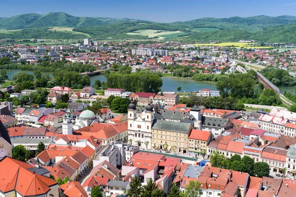 Vista desde el castillo de Trencin, Eslovaquia — Foto de Stock