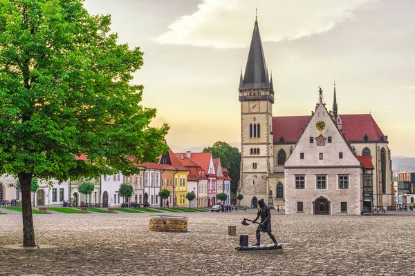 ユネスコ町シュティアヴニツッア、スロバキアで歴史的広場 — ストック写真