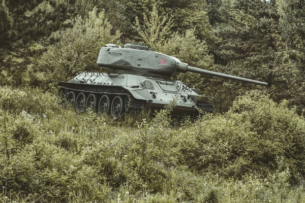 Tanque soviético T-34 de la Segunda Guerra Mundial, Eslovaquia — Foto de Stock