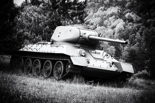 Tanque soviético T-34 de la Segunda Guerra Mundial, Eslovaquia — Foto de Stock