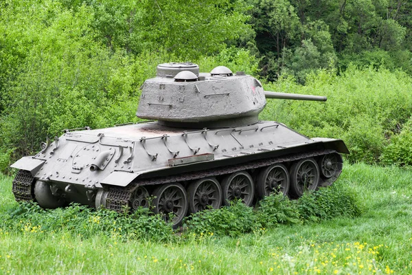 Tanque ruso T-34 de la Segunda Guerra Mundial, Eslovaquia — Foto de Stock