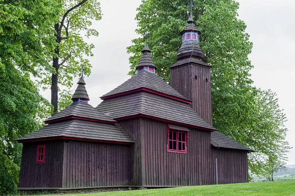 Wooden church in village Semetkovce, Slovakia — Stock Photo, Image