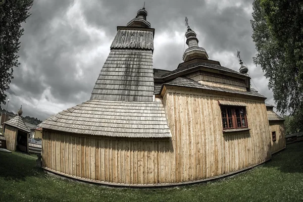 Wooden church in village Ladomirova, Slovakia — Stock Photo, Image