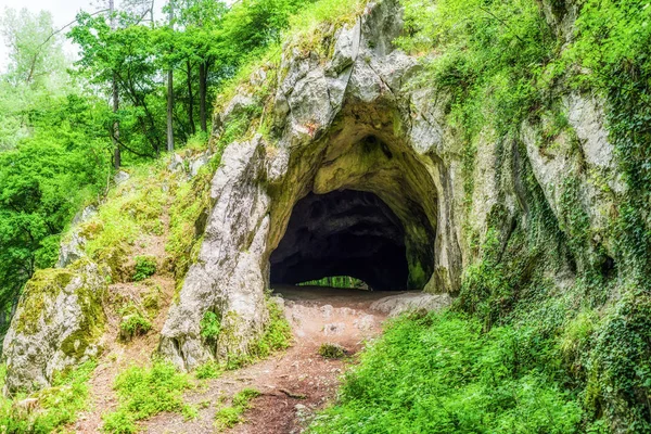 Caverna chamada fornalha do Diabo, Eslováquia — Fotografia de Stock