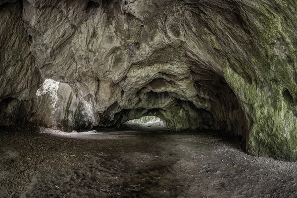 Şeytan'ın fırını, Slovakya olarak adlandırılan mağara