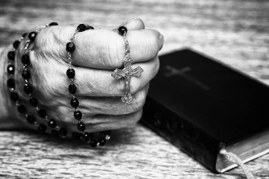 Tespih el ve dua kitabı