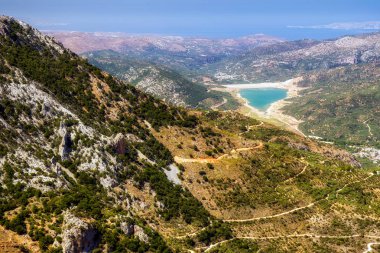 Crete, Yunanistan dağlarında dikti