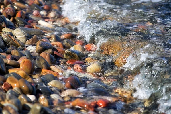 Piedras en playa de guijarros — Foto de Stock