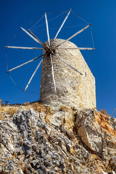 Ветряные мельницы плато Ласити, Крит - Греция — стоковое фото