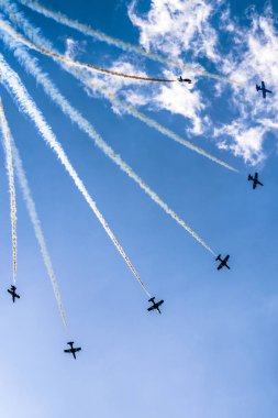 Akrobasi ekran takım Al Fursan