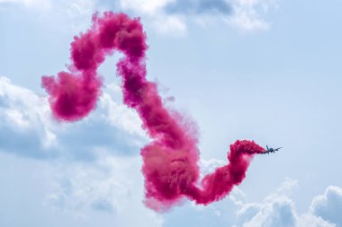 Akrobasi ekran takım Al Fursan