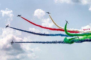 Akrobasi ekran takım Al Fursan