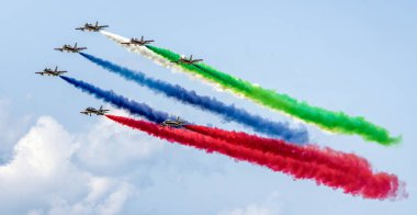 Akrobasi ekran takım Al Fursan