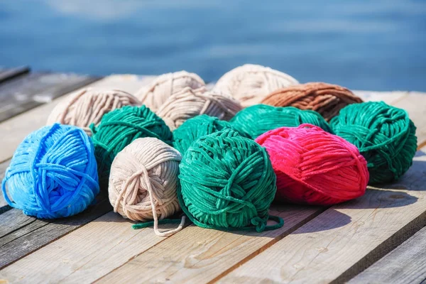 Bolas coloridas de lana —  Fotos de Stock
