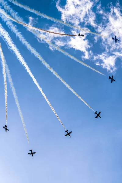 Akrobasi ekran takım Al Fursan