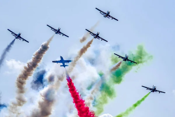 Acrobatische display team Al Fursan — Stockfoto