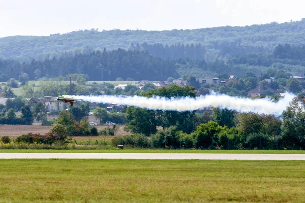 Zoltan Veres em seu avião MXS — Fotografia de Stock