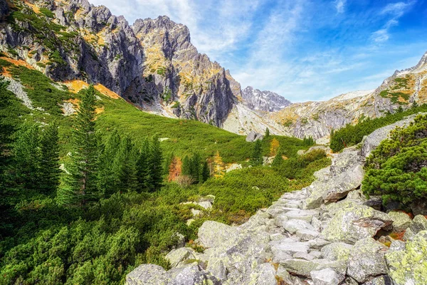 Belo vale em High Tatras, Eslováquia — Fotografia de Stock