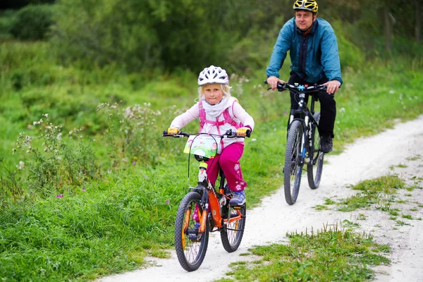Kids on the bike — Stockfoto