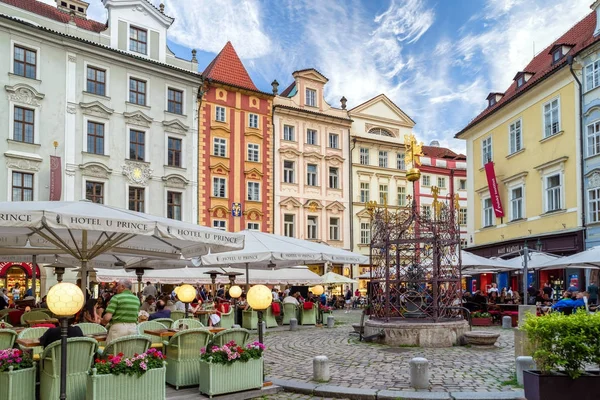 Oude stad in Praag, Tsjechië — Stockfoto