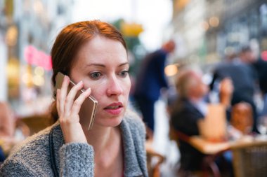 Şehirde arama kadın