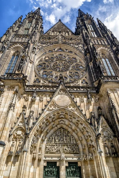 Saint Vitus kathedraal in Praag, Cuech Republiek — Stockfoto