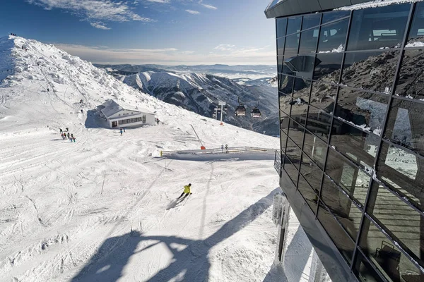 Vinter resort Jasna och hill Chopok i låga Tatra-bergen, Slo — Stockfoto