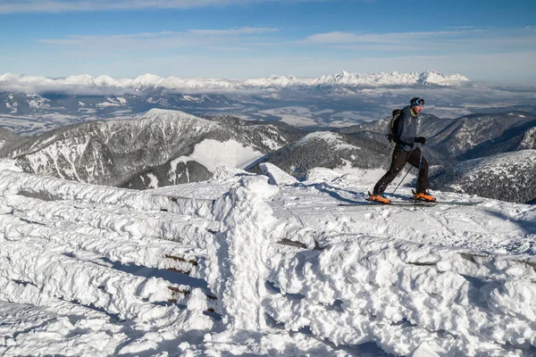 Ski mountaineering i bergen — Stockfoto