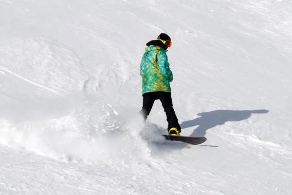 Snowboarder na encosta — Fotografia de Stock