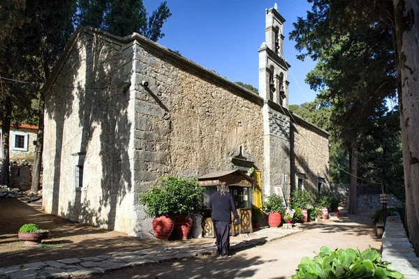 Lassithi Yaylası Crete Adası Yunanistan Ortodoks Kilisesi Önünde Papaz — Stok fotoğraf