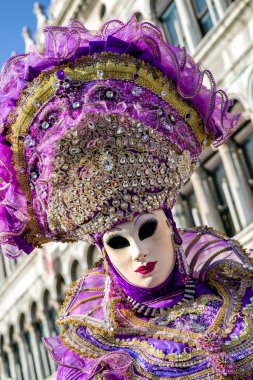 Karnaval Venedik 2018 maskesini bizzat