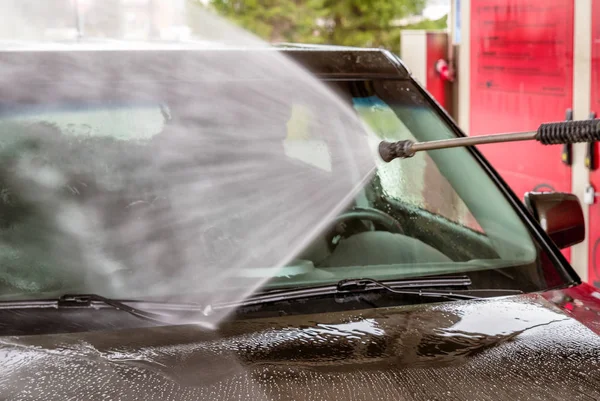 Yüksek basınçlı su cleanin araba — Stok fotoğraf