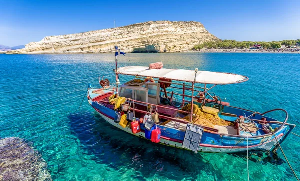 ギリシャ、クレタ島の海でボートします。 — ストック写真